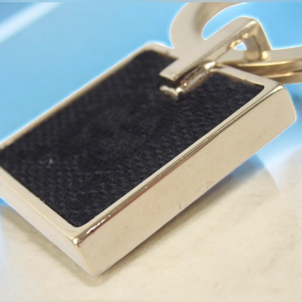 GUCCI GG Canvas Keyring/Bag Charm 😍❤️ - Picture 5 of 9